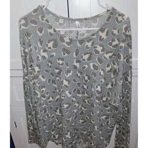 Yelete Womens Grey Leopard Print Waffle Knit Long Sleeve Scoop Neck Top Size M
